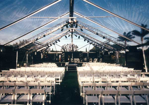 10 Stunning Wedding Tent Ideas 1