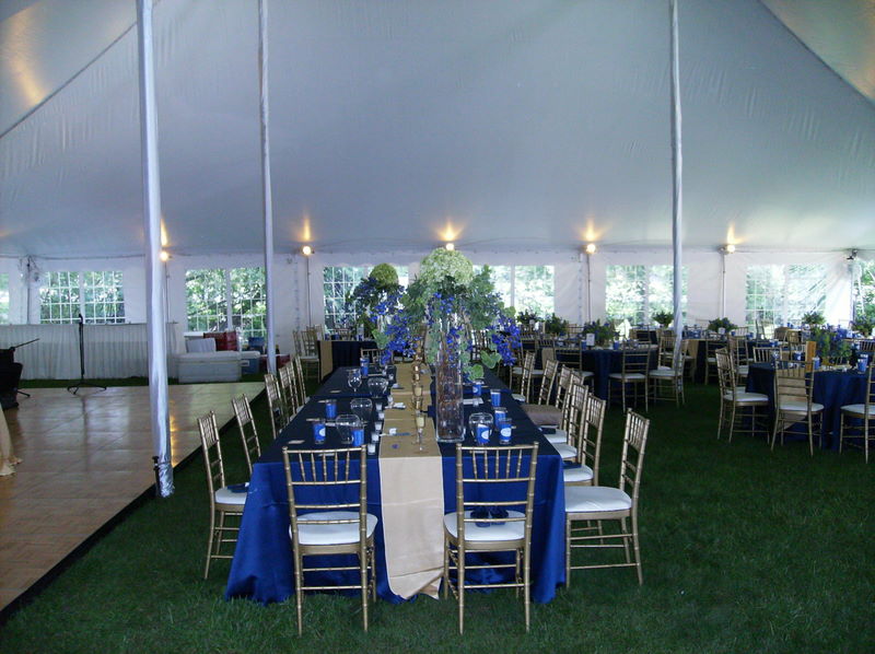 How do you decorate the inside of a wedding tent? 1