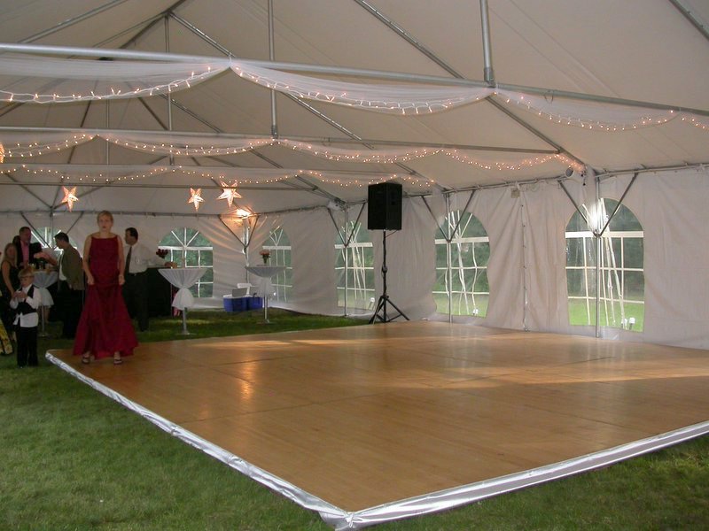 Your Ultimate Guide to a Wedding Dance Floor Rental 2