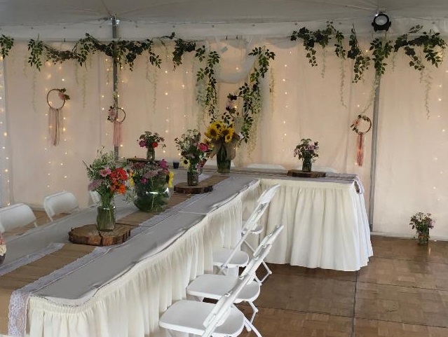tent wedding with natural decor