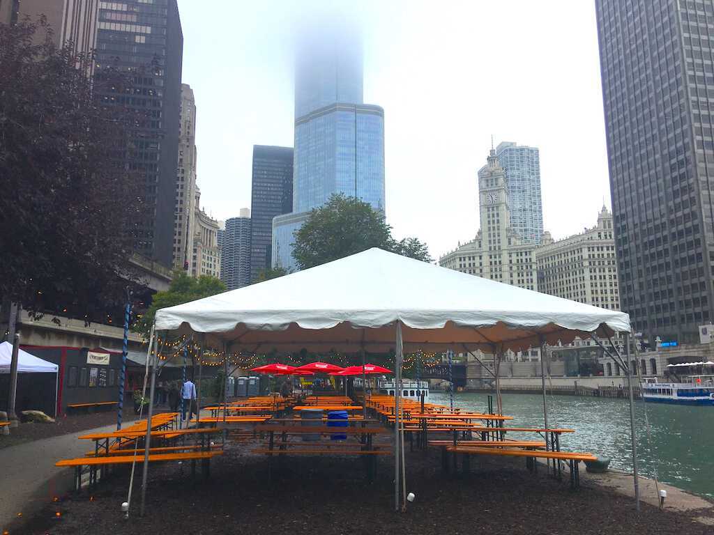 Restaurant Tent Enclosure in Downtown Chicago, IL 1